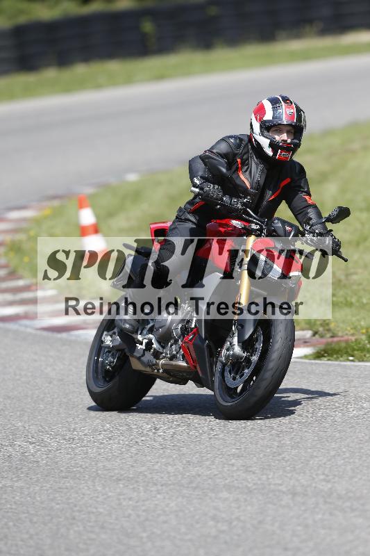 /27 12.06.2025 Ducati Schweiz Trackday Warmup  ADR/gelb-jeaune/ohne